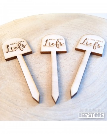 Incollage202303031402196931